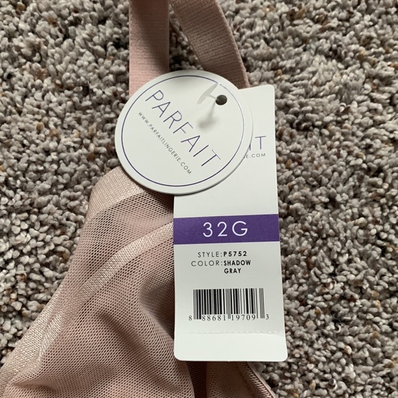 Parfait Maya Unlined Plunge Bra Classic Shape Wear with Underwire - Picture 5 of 13